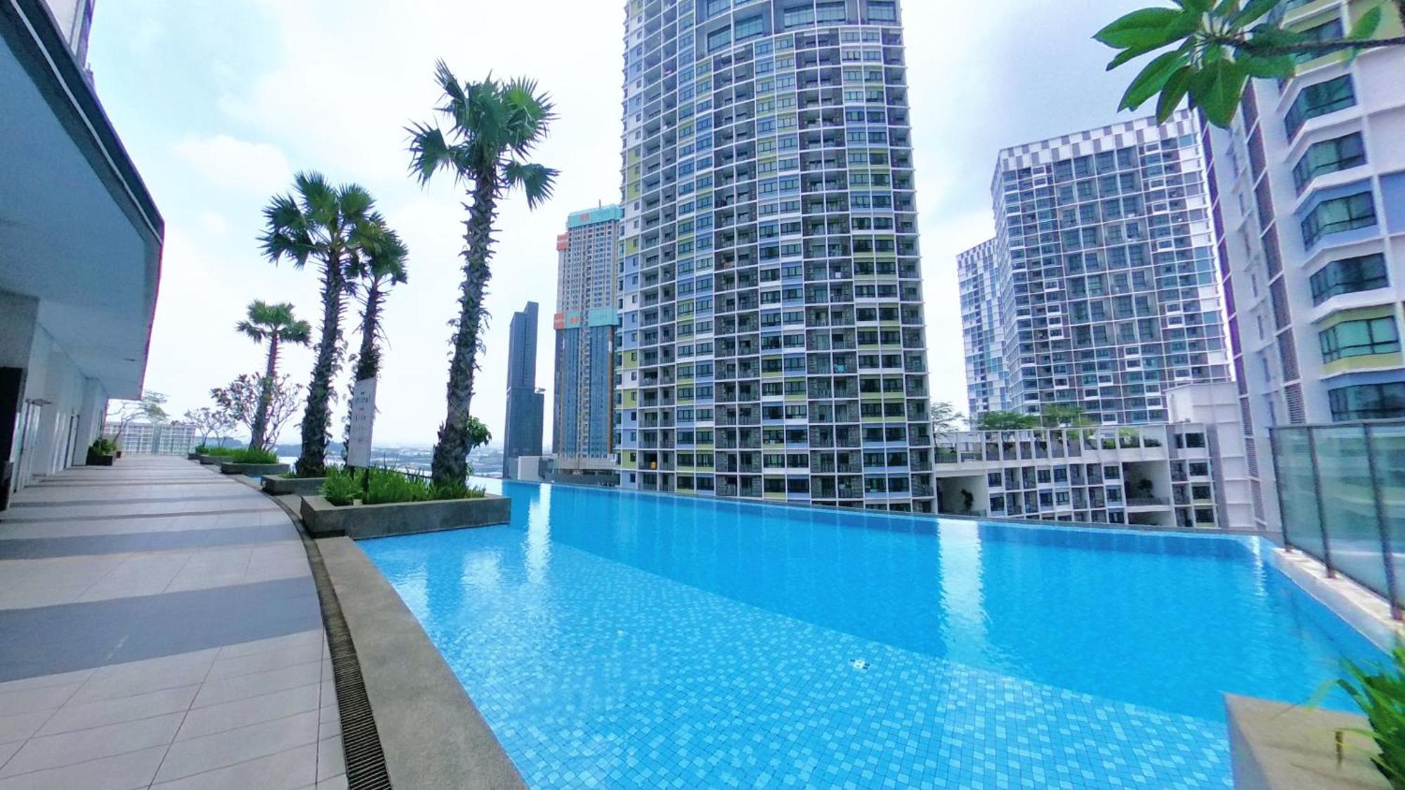 I-City Free Wifi 55Inch Smarttv Car Park Fit 5Pax Shah Alam Bagian luar foto